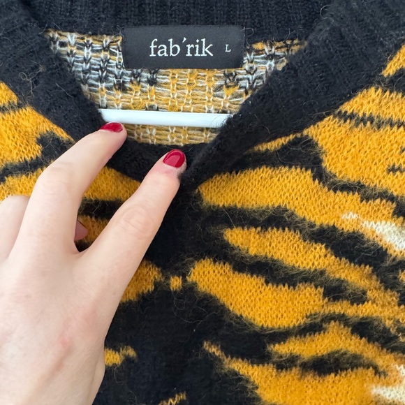 Sweater - Picture 2 of 2